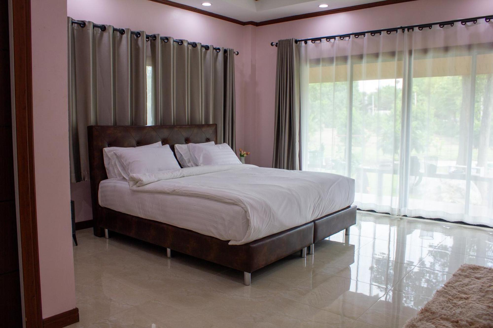 Jindarin Villas Pak Chong Exterior foto